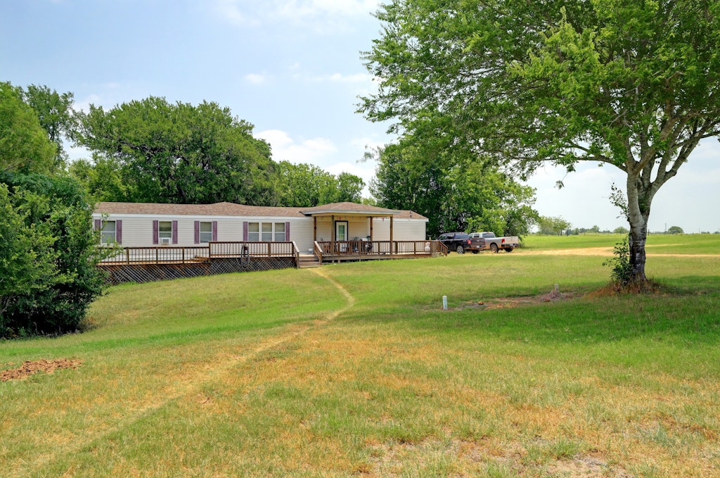 10867 FM466, GONZALES, TX 78648, Presented by Ginger Robbins, Riata